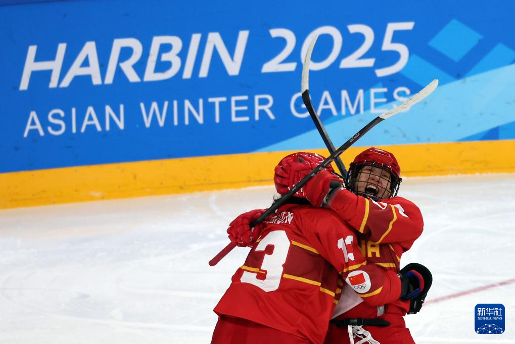 冰球小组赛落幕,强队悉数晋级 冰球小组赛落幕,强队悉数晋级