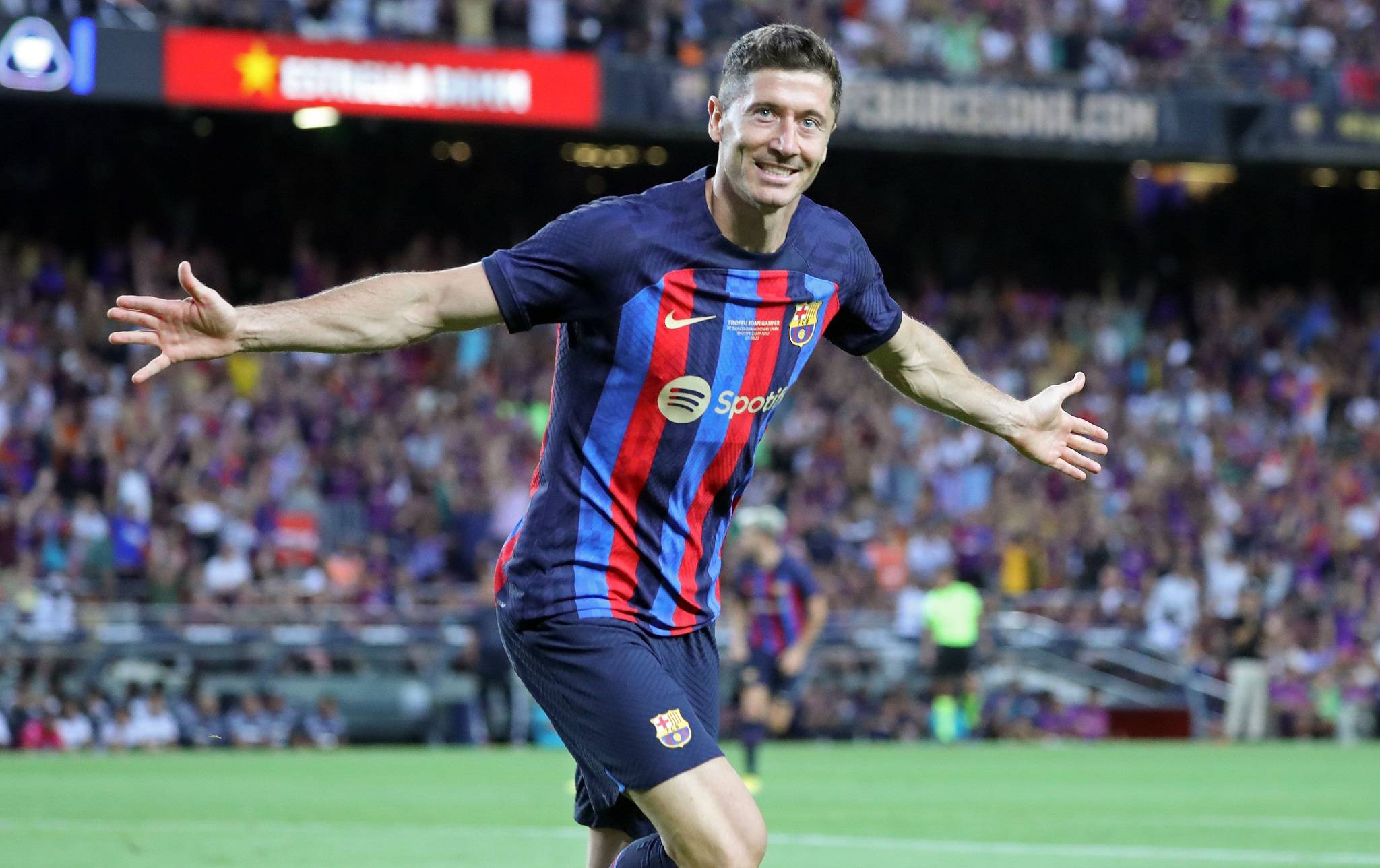 法国险胜巴萨，卡拉斯科带队取胜