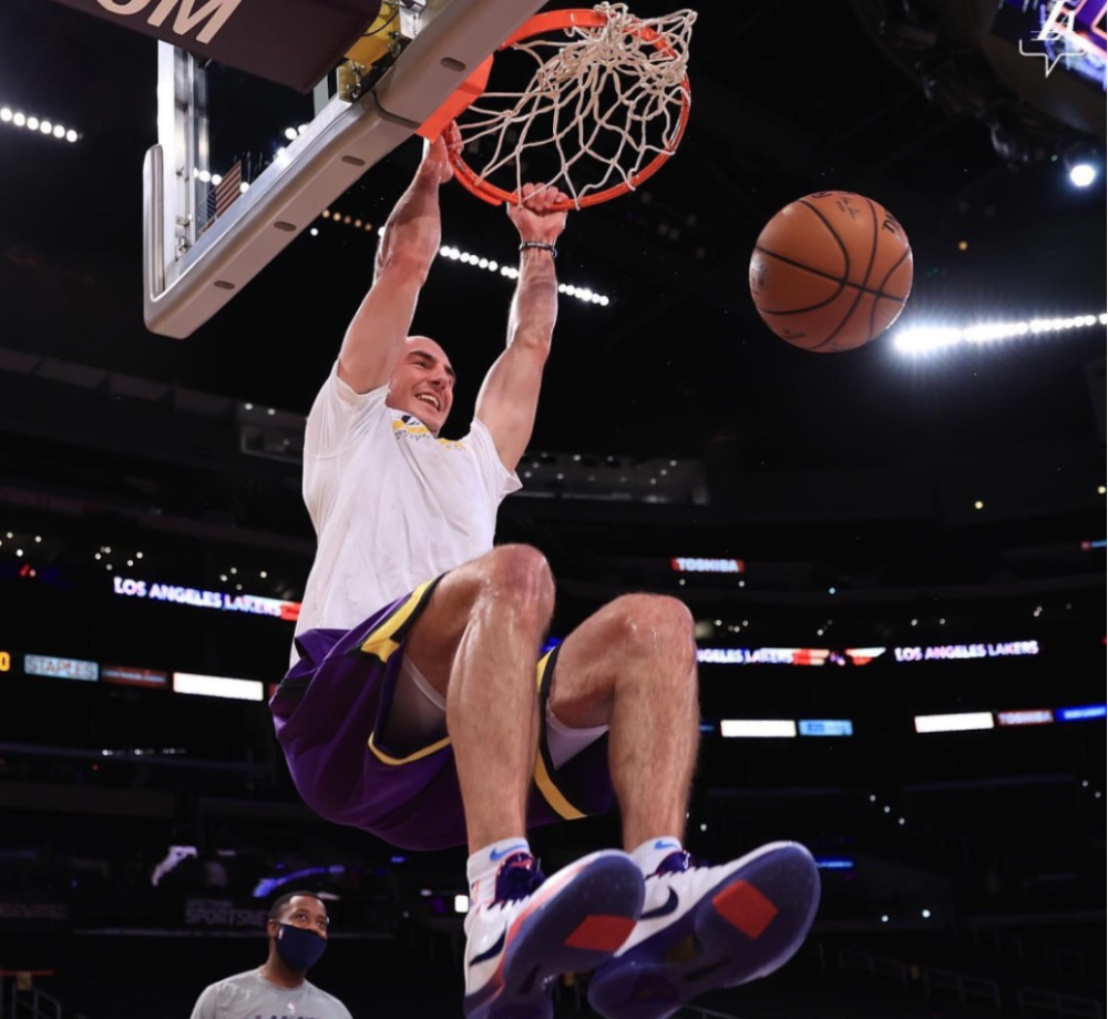 太阳险胜吉林队,浓眉哥点燃赛场 太阳险胜吉林队,浓眉哥点燃赛场