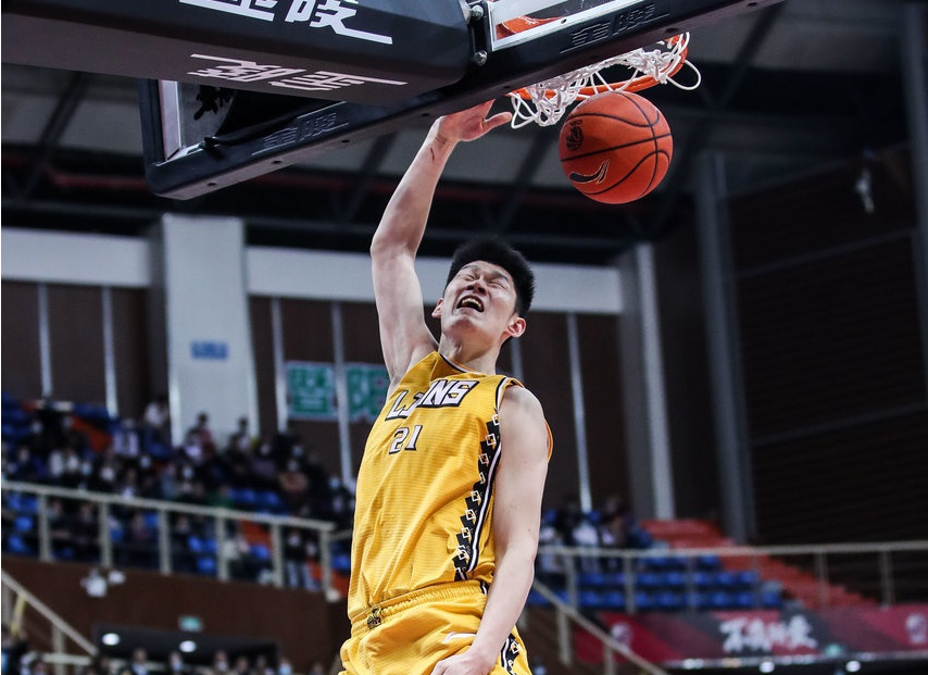 山东队力克骑士，胡金秋刷新纪录