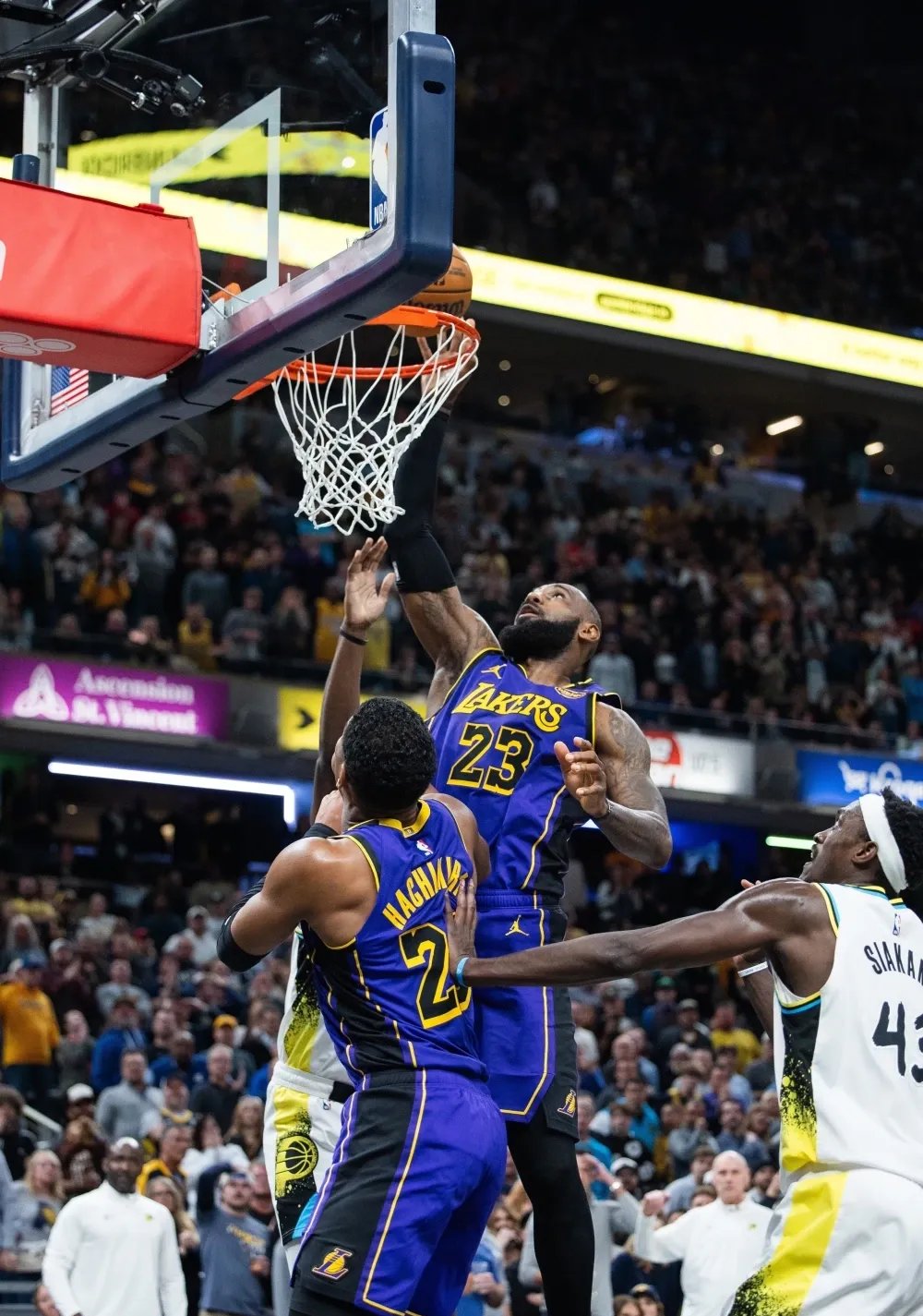 步行者碾压吉林队，约基奇惊艳四座