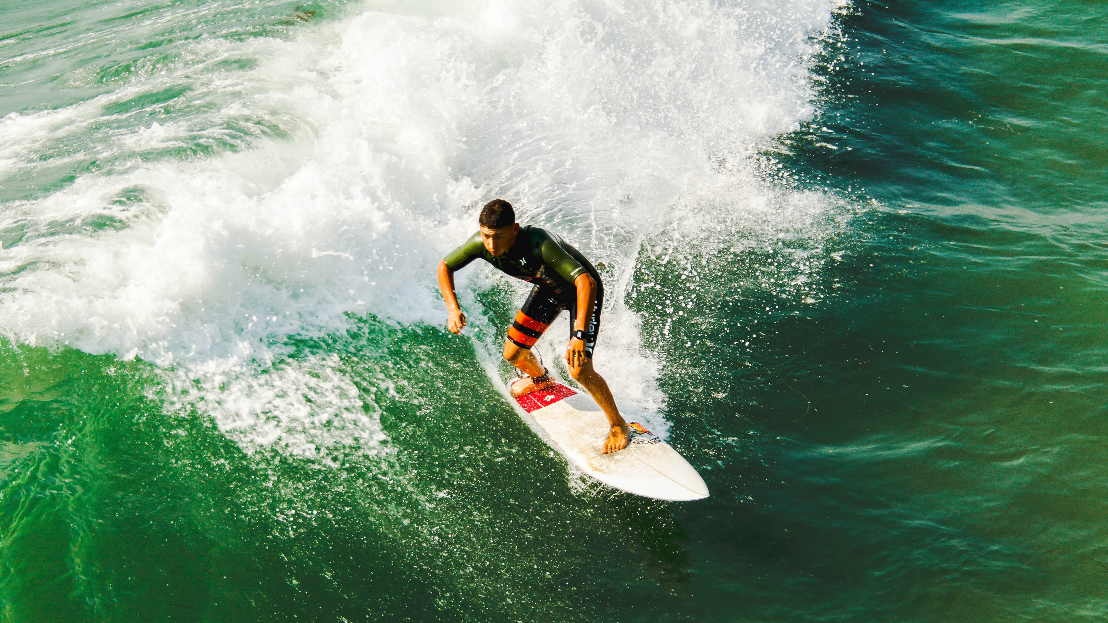 疾速与激情的双重奏，F1新赛季揭幕战与曼联火力压制里昂之战