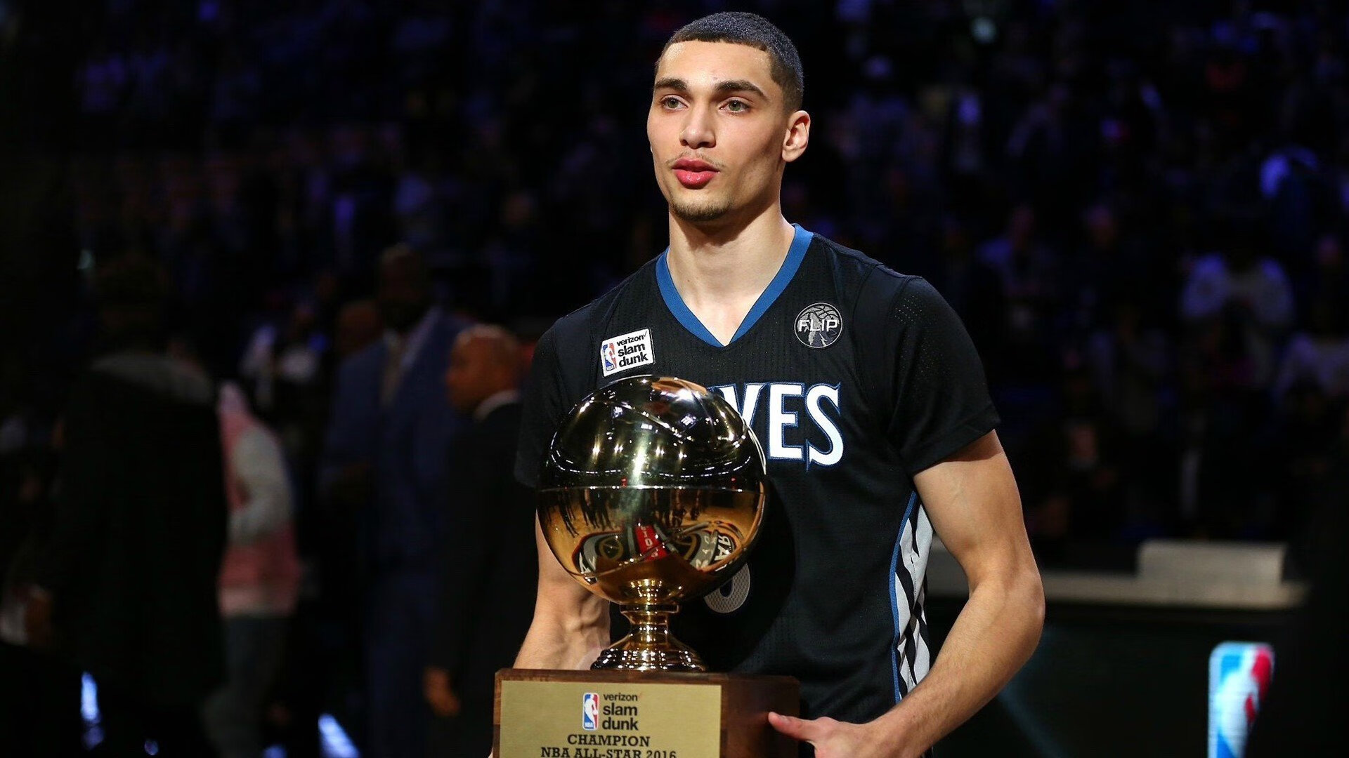 全面压制！开拓者攻防两端碾压火箭，约基奇轰下全能数据诠释统治力