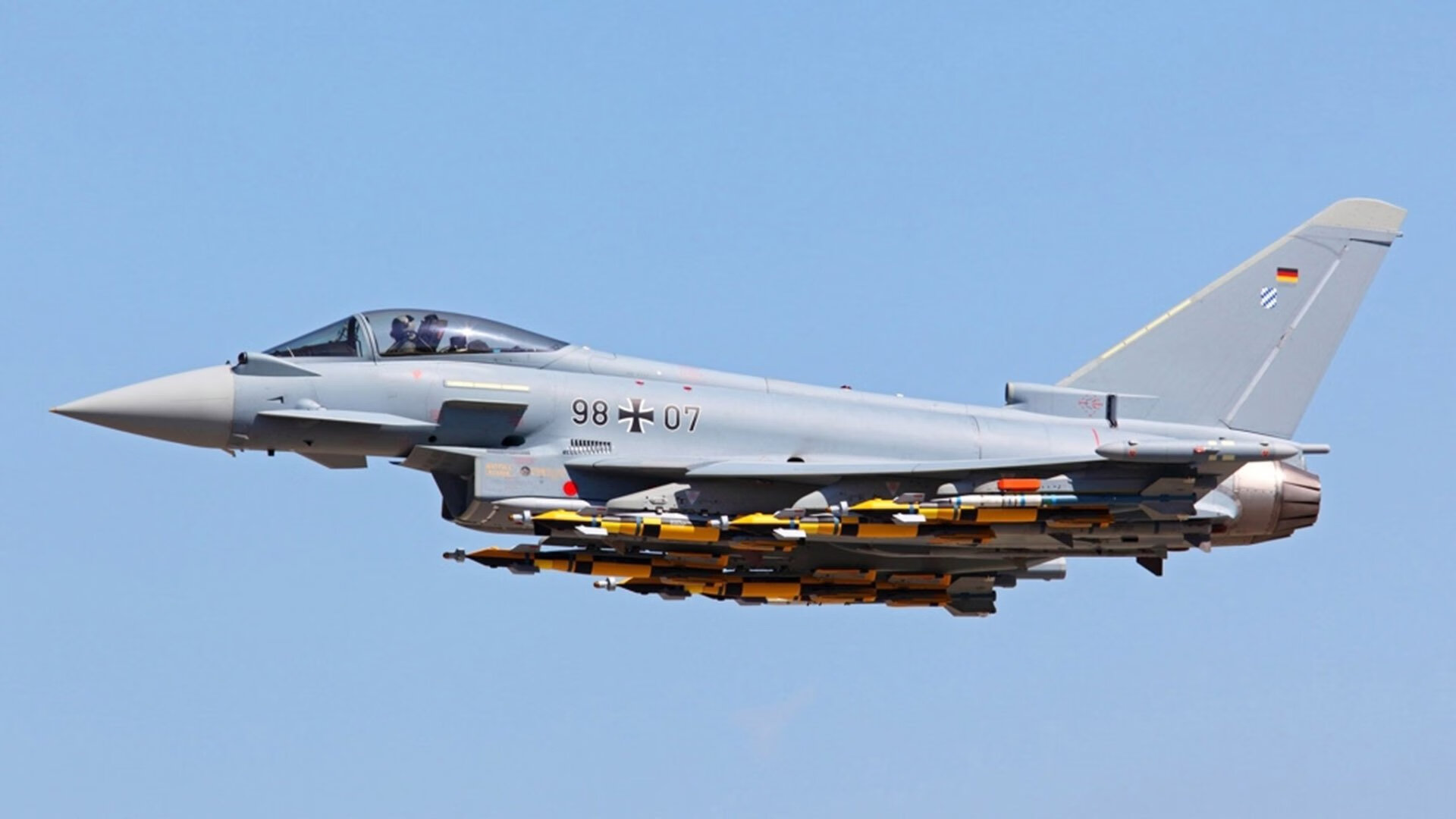 利刃破坚盾，坎特持续制造杀伤，哥伦比亚险胜马里