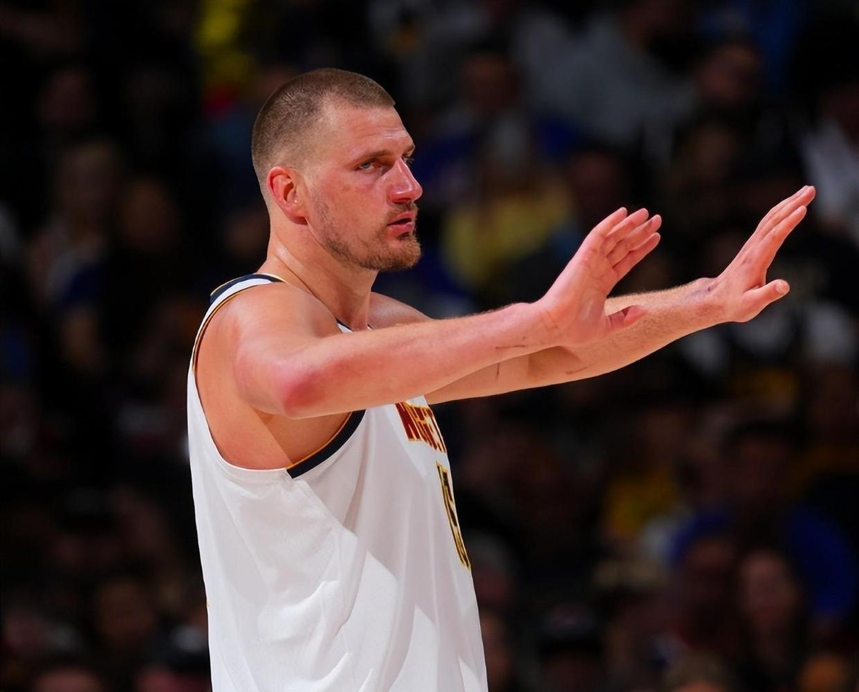 约基奇发挥堪称完美，广厦队最后时刻击败老鹰