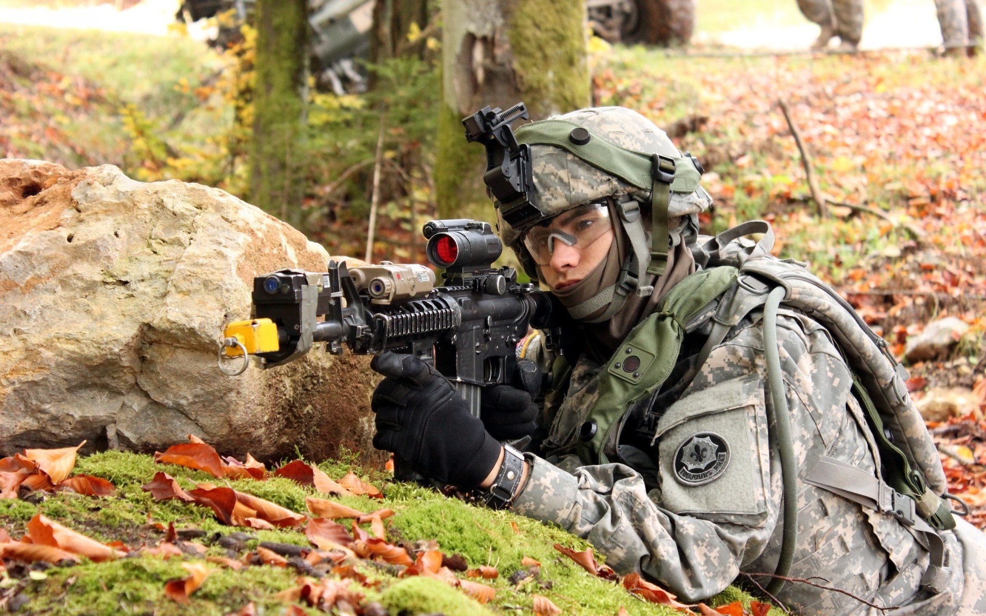 勇士的心脏，保罗用一记教科书般的失误击碎了活塞的逆袭